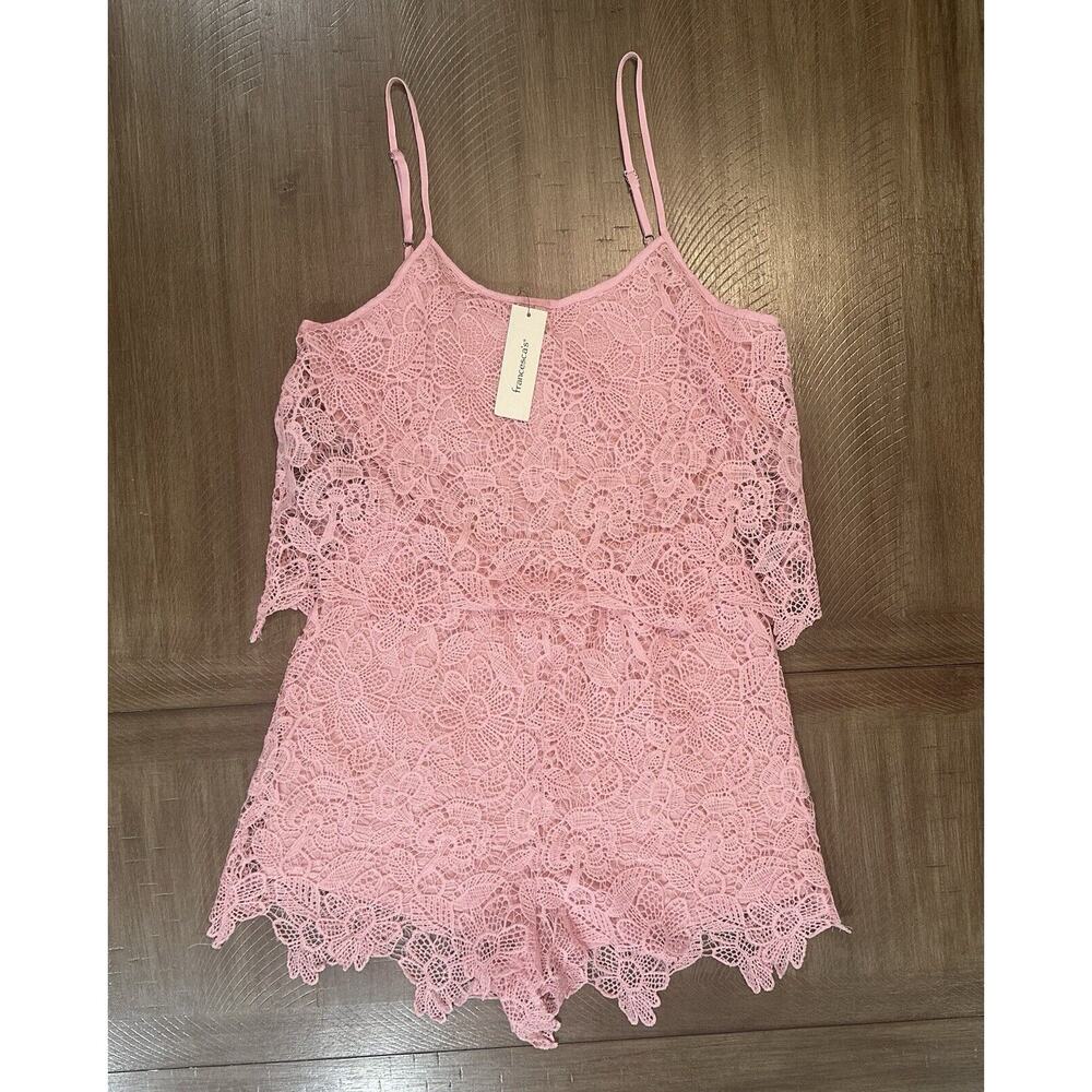 NWT Francesca’s Pink Crochet Lace Romper Spaghetti Straps Adjustable size Small - Picture 13 of 13